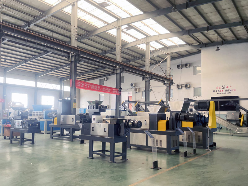 Chuantai Machinery factory showroom displaying screw press dewatering machines